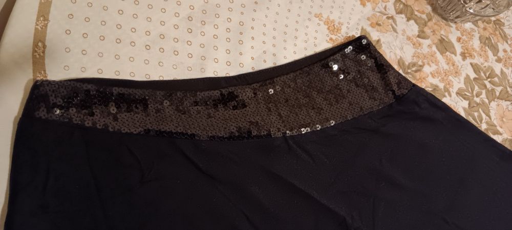 Блузон,с едно рамо и паети!