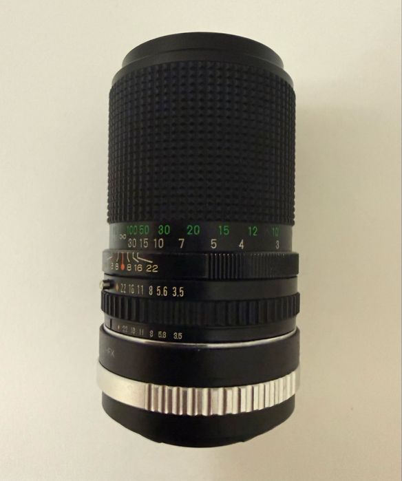 Obiectiv fujinon 135 mm f1: 3.5  este un teleobictiv fujifilm