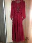 Rochie de seara grena pentru gravide sau doamne cu forme generoase.