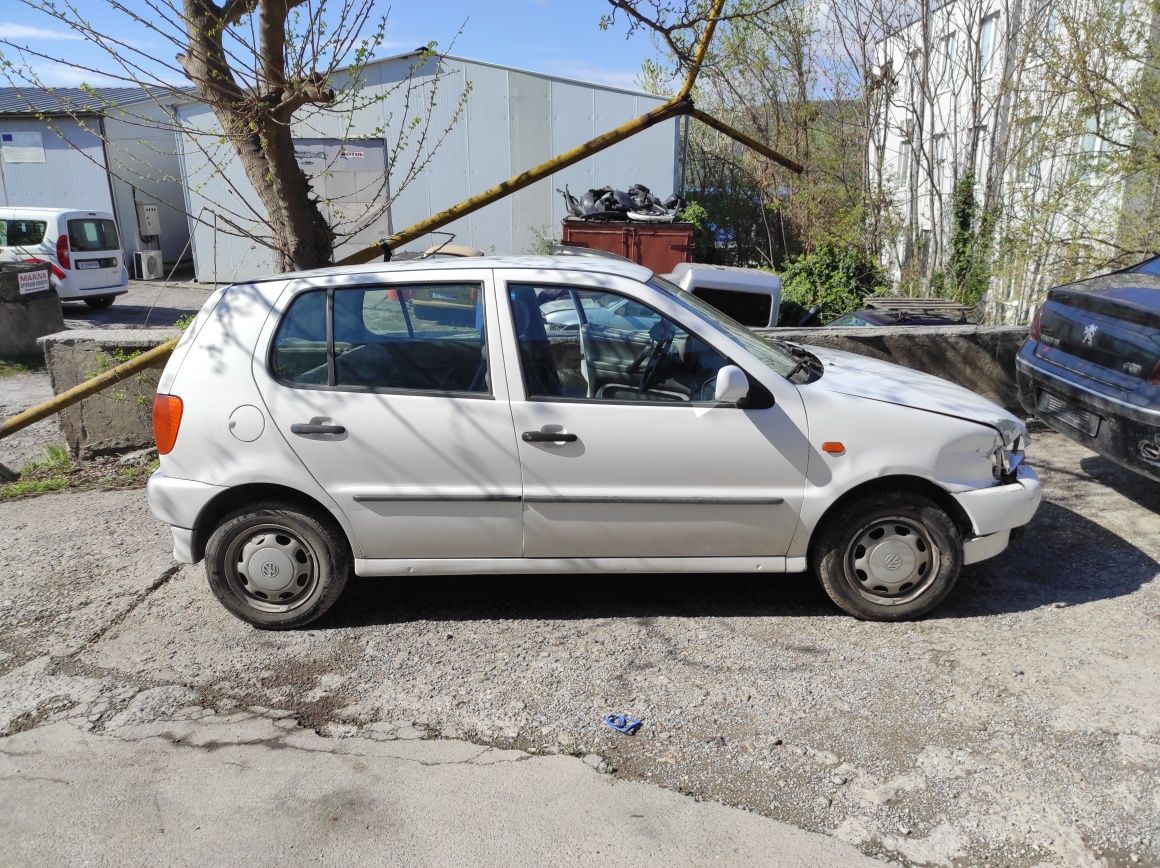 Продавам на части VW POLO 1.0 1997г.