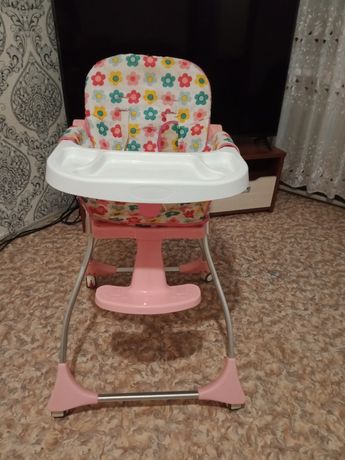 Продам детский стол для кормления на колёсиках в идеальном состоянии