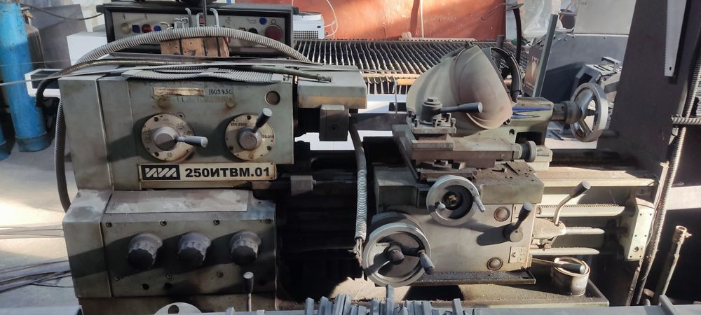 продам станок Токарно - винторезный