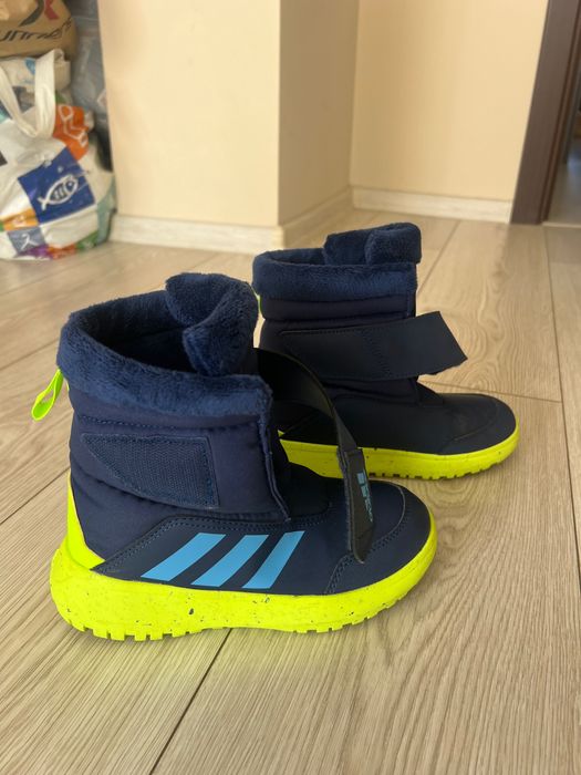Зимни ботуши Adidas
