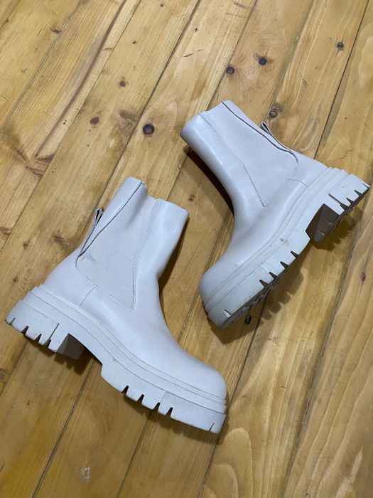 Боти Zara от естествена кожа с груба подметка в светло бежово