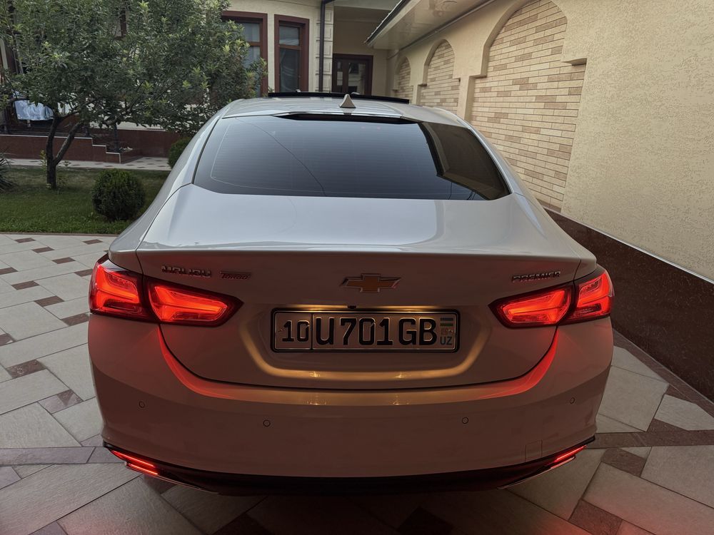 Malibu Premier - Pearl White