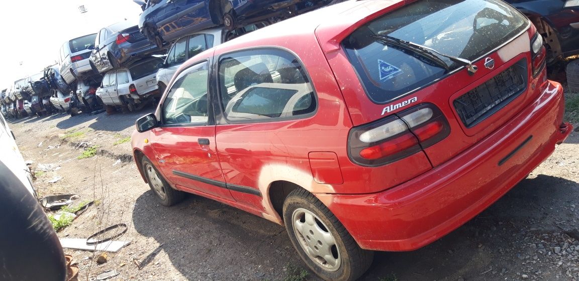 Nissan almera 1.6i