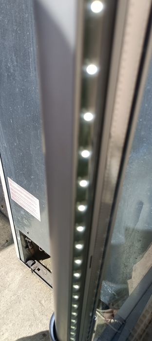 Vitrine frigorifice verticale