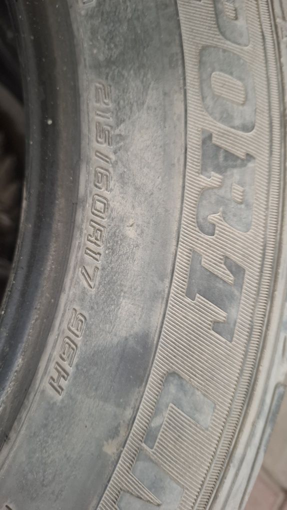 Продам шины в среднем состояние.