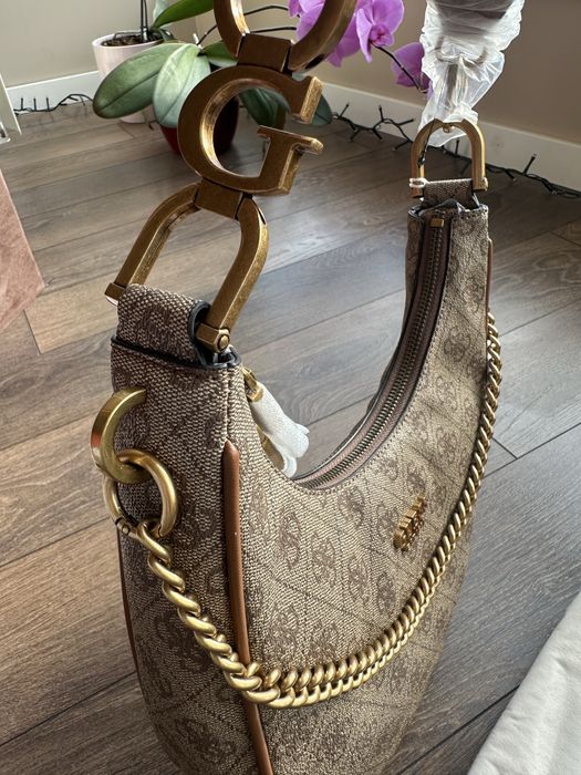 Чанта Guess Dagan & шапка Guess Aviana