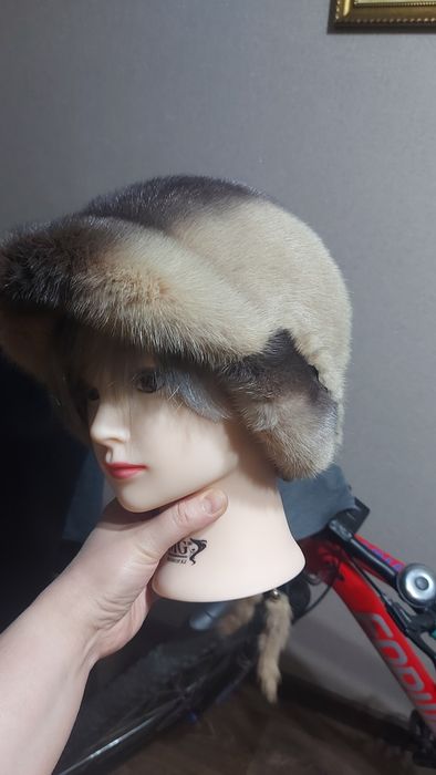 Шапка норковая в идеальном состоянии, не сыпется...