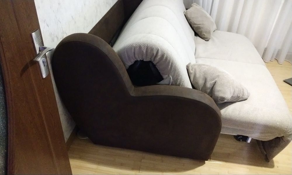 Vand canapea extensibila!