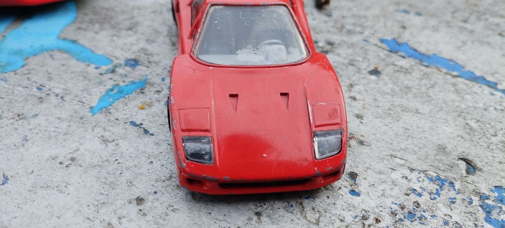 Ferrari F50 1:18 + подарък Ferrari f40
