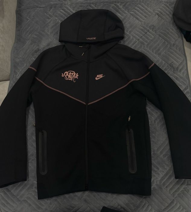 Продам Найк Syna world