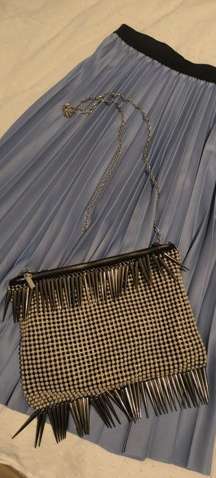 Средно голяма чанта