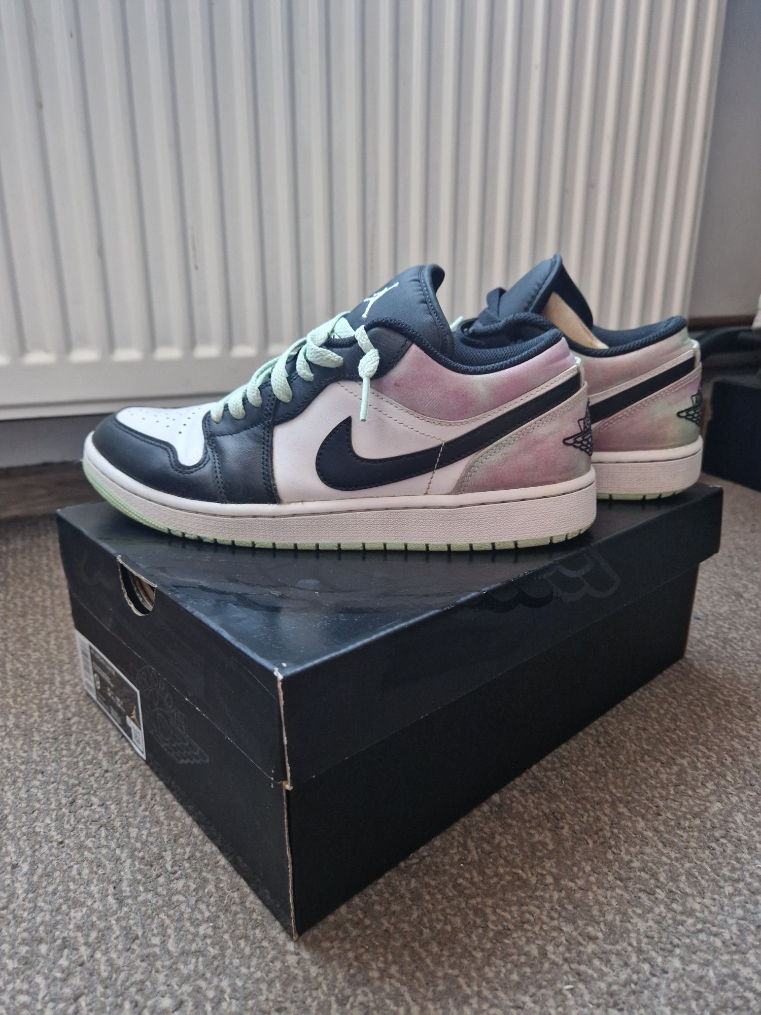 Jordan 1 low tiedye 42.5 (sunati ca nu vad mesajele)