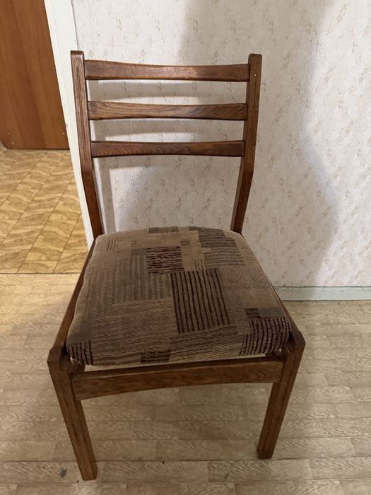 Продам стулья за симфолическую сумму