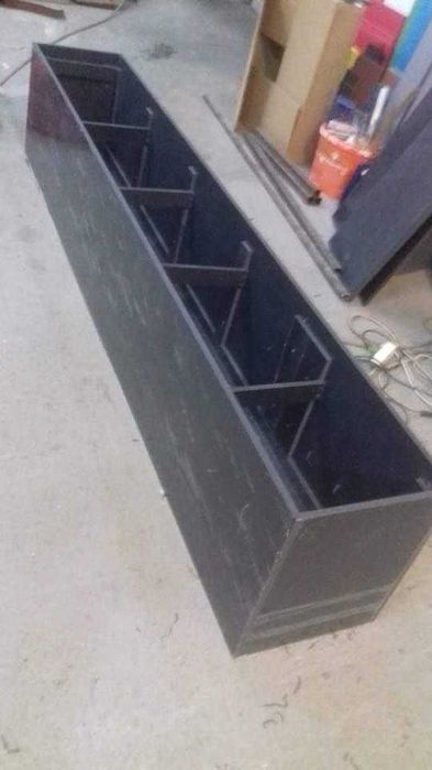 ghiveci plastic/ jardiniera polietilena/ suport ghivece flori