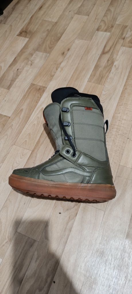 VANS (41 размер) сноубордические ботинки