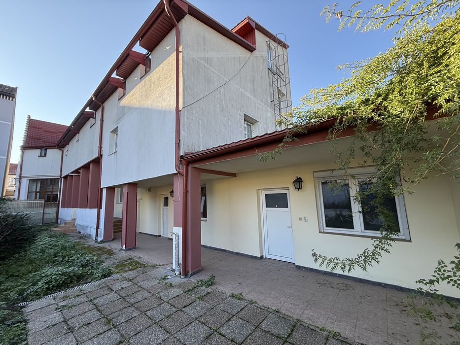 Ofer spre vanzare Cladire cu 18 Camere in Centrul Orasului