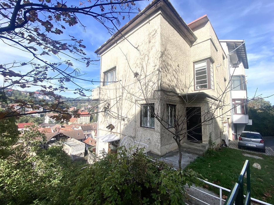 Apartament cu 3 camere de inchiriat
