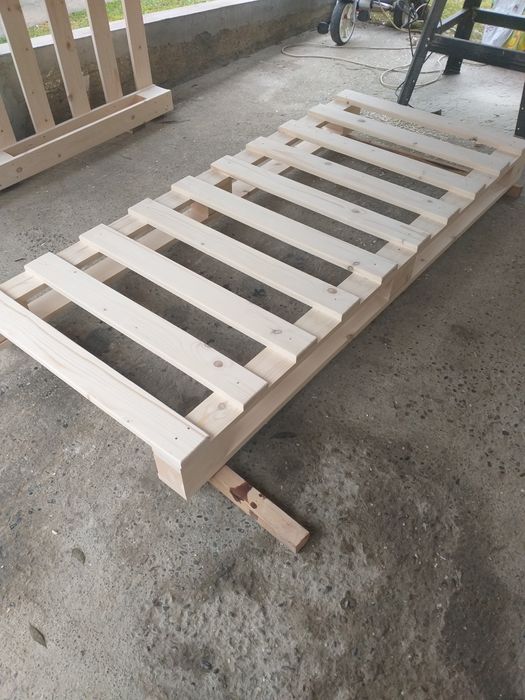 Ramă pat   stil palet