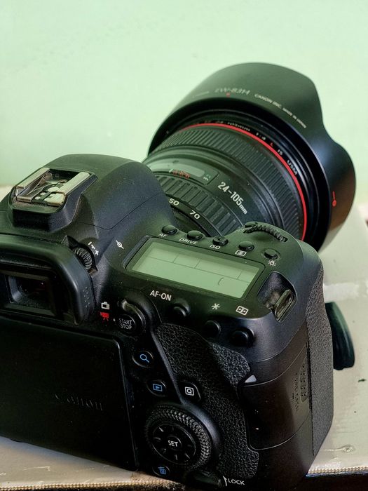 CANON 6D MARK 2 + 24-105 lens