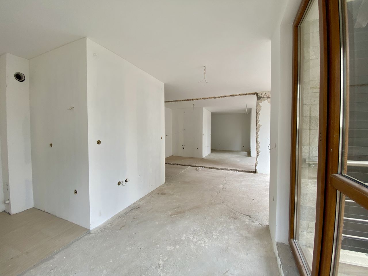 Продава се Тристаен апартамент в Разлог - 85 кв.м за 556 €/кв.м - Снимка #5