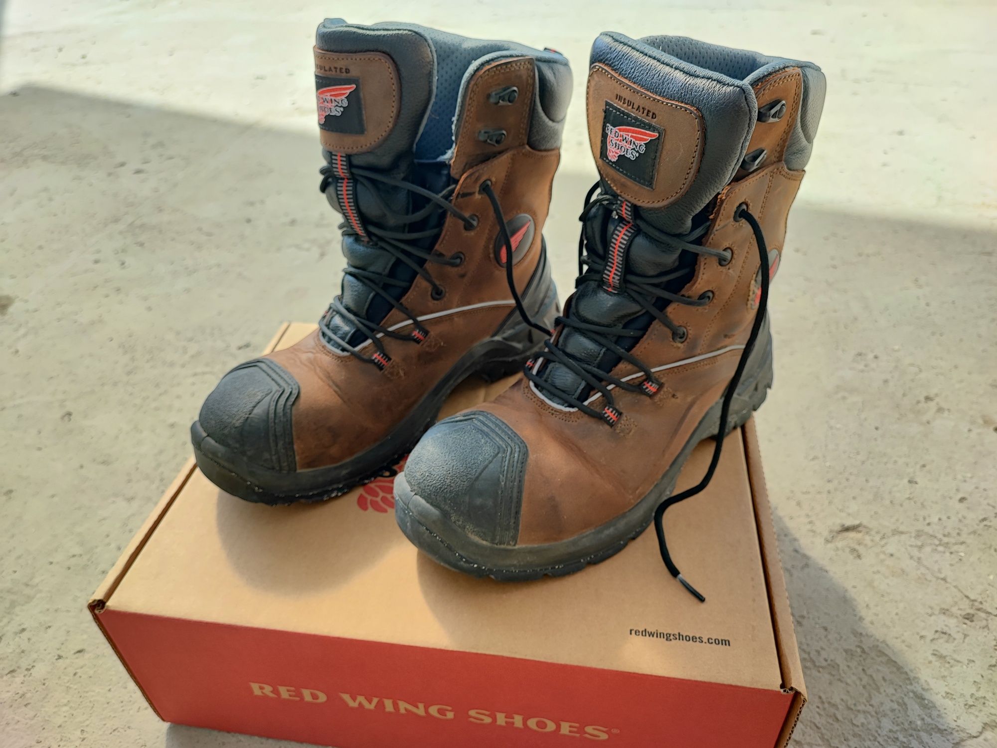 Спецботинки Red Wing и другие подешевле