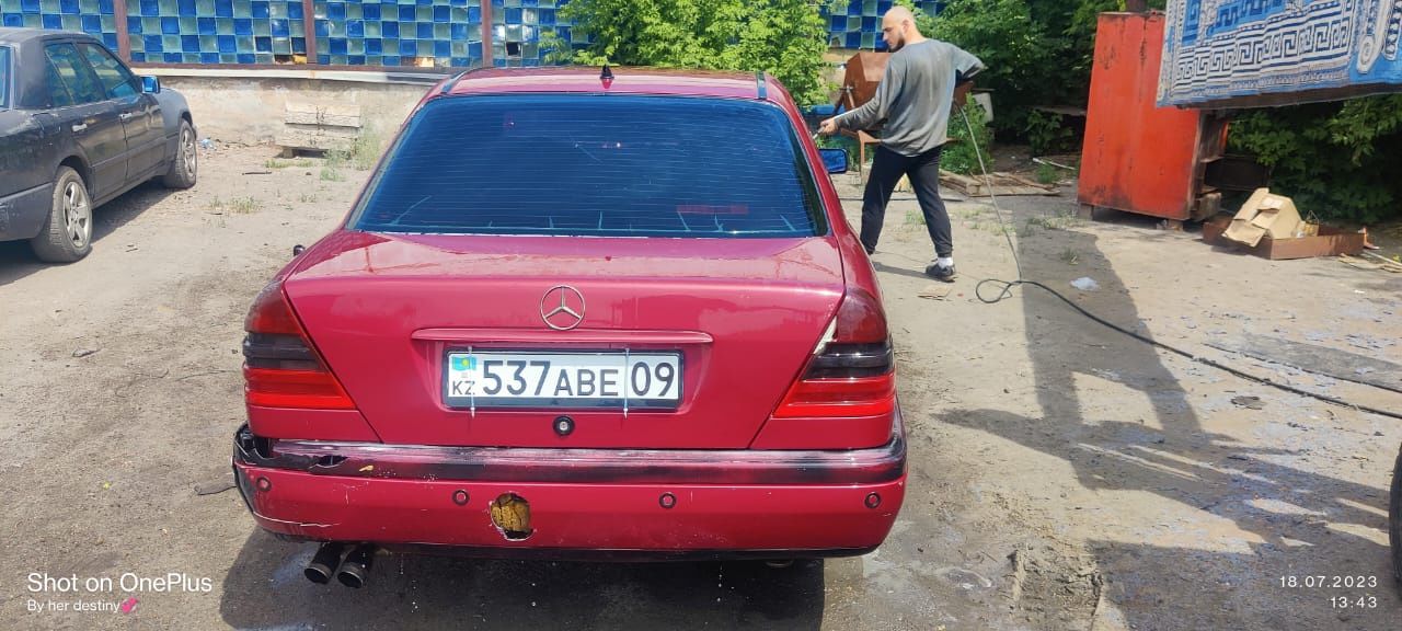 Автомобиль mersedes w202