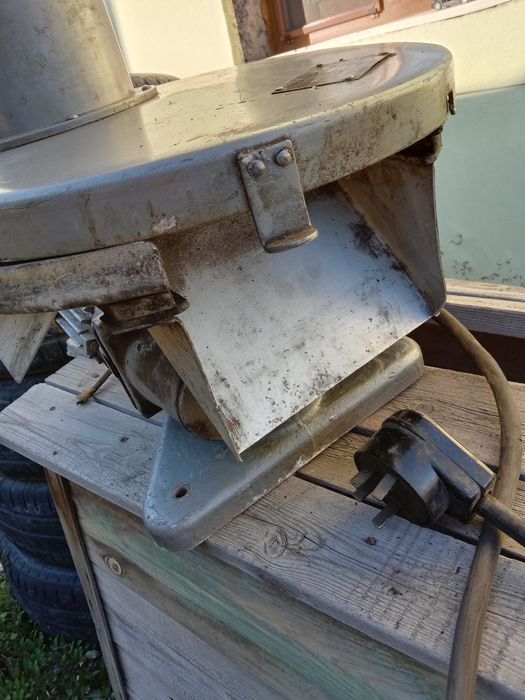 Машина для резки овощей.