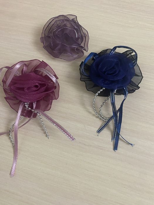 Продам  брошь цветок из капрона