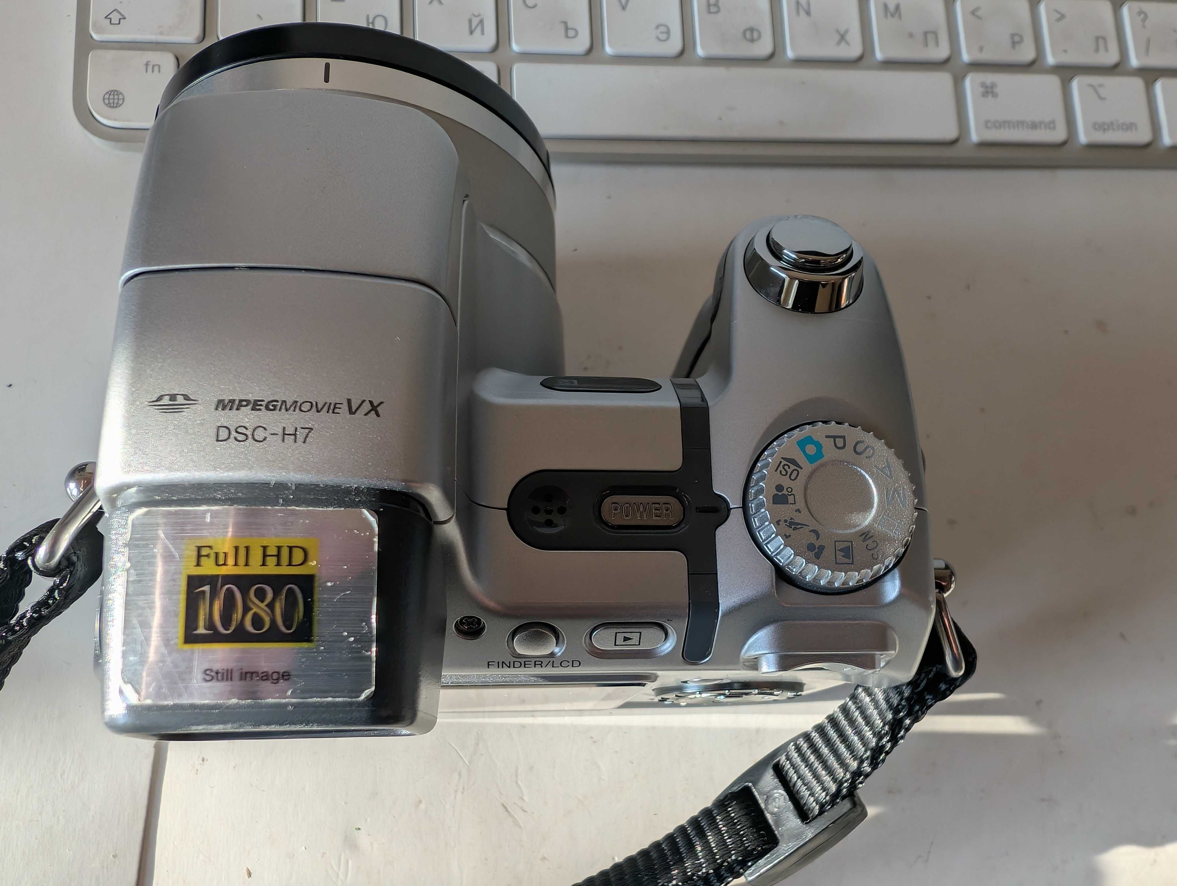 Прекрасен Фотоапарат SONY DSC-H7