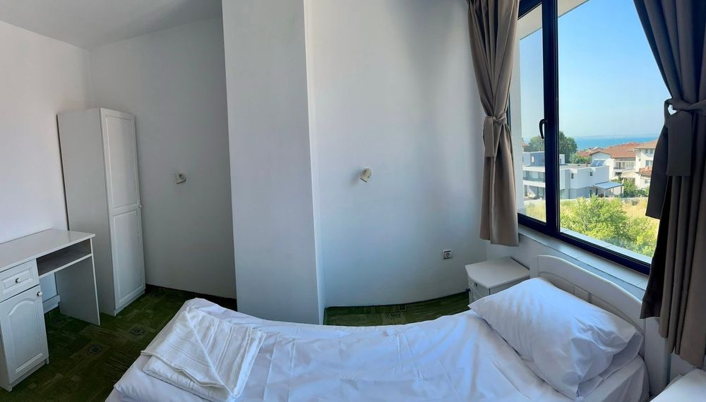 Хотел, гр. Черноморец