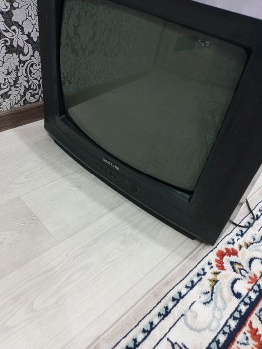 Продам рабочий Samsung телевизор