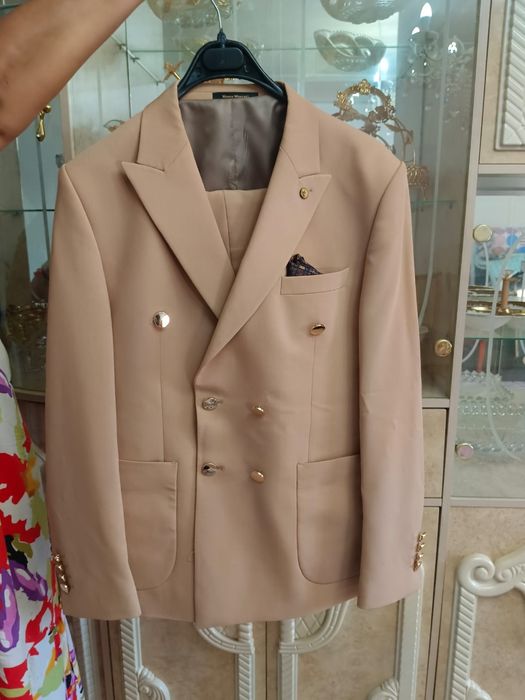 Тройка костюм от бренда Марко Моретти. Люкс качества