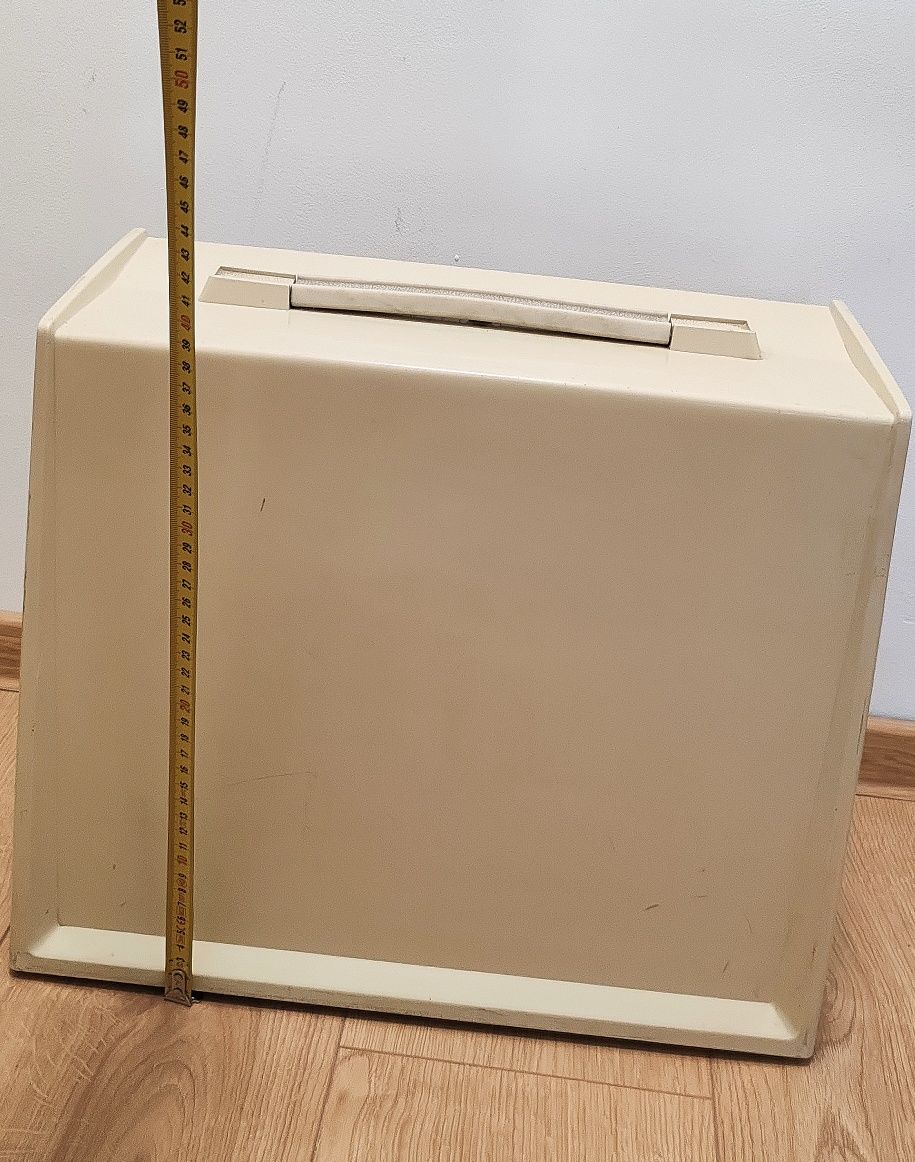 Vand masina cusut electrica Singer 527,utilizat, plus accesorii