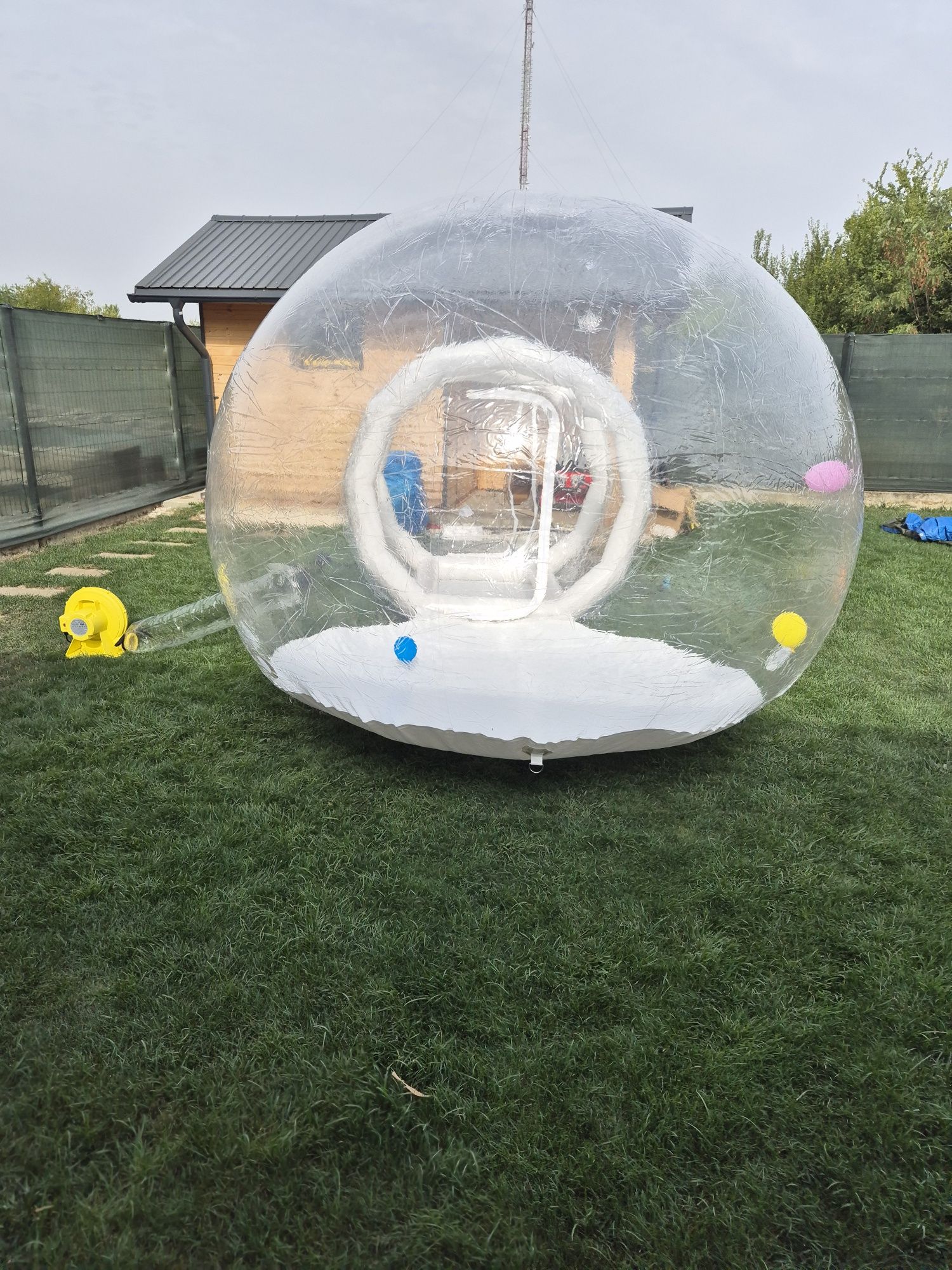 Inchiriez bubble house si tobogane/topogane gonflabile