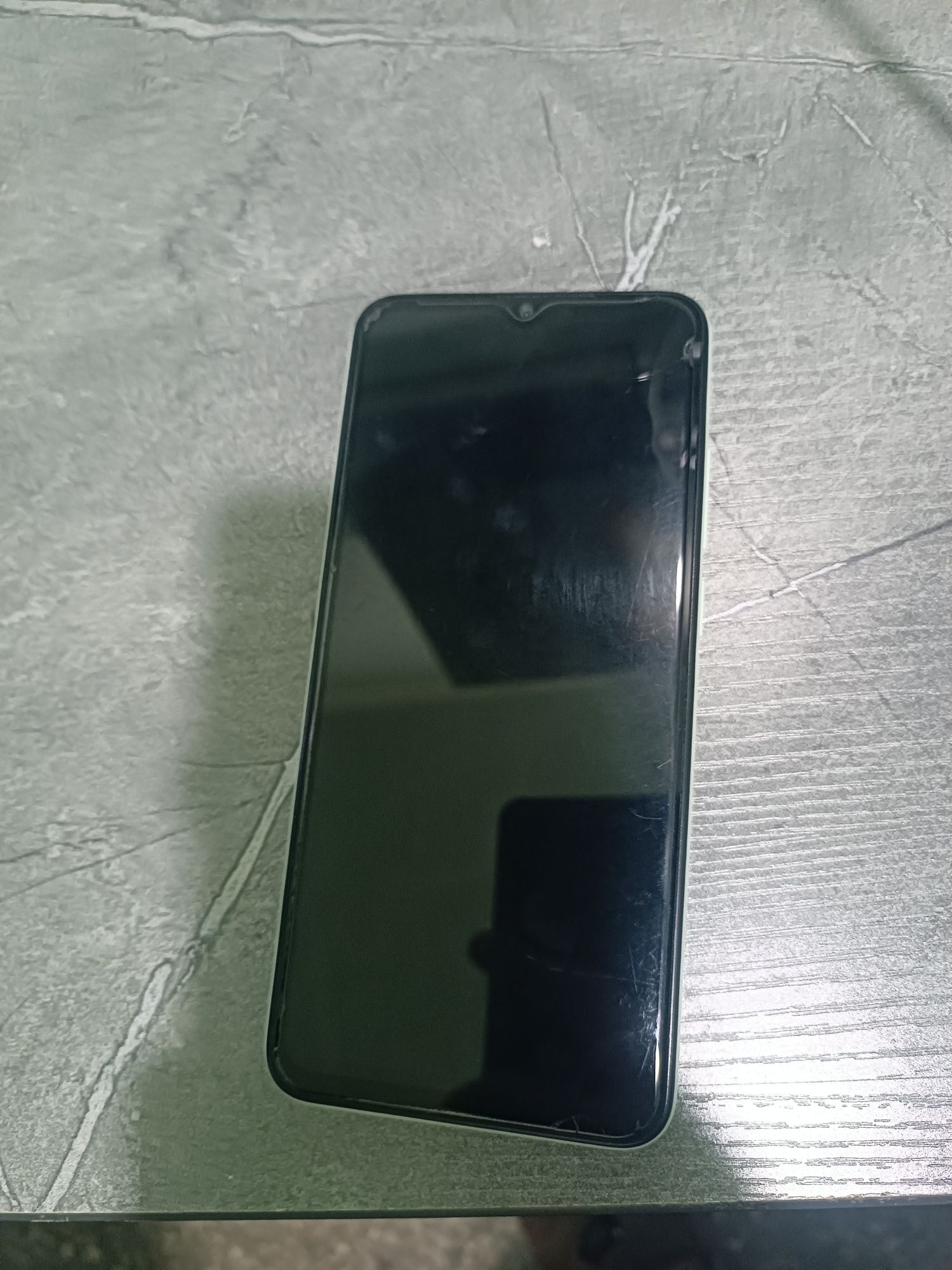 Redmi A1 plus xotira 32gb batareyka 2-kunga yetadi