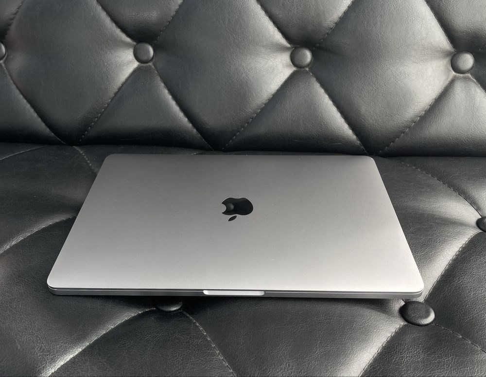 Apple MacBook Pro 2020 года в идеальном состояние