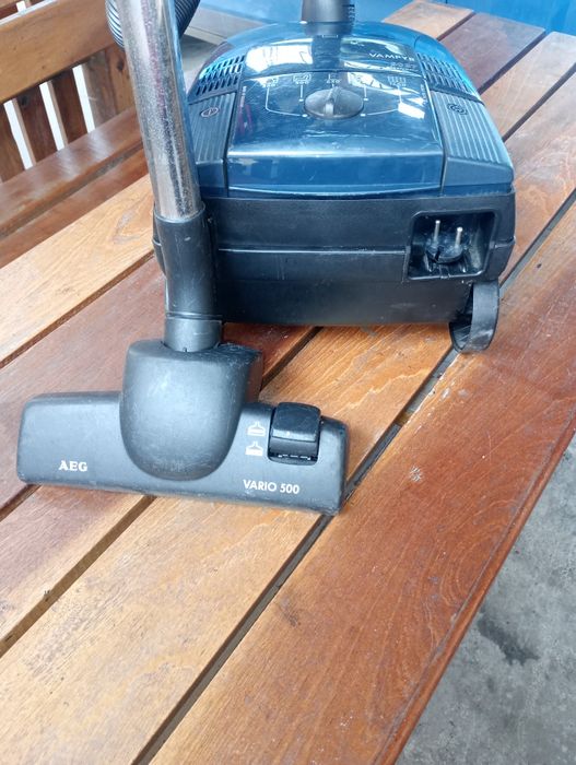 НЕМСКА прахосмукачка AEG 1600w