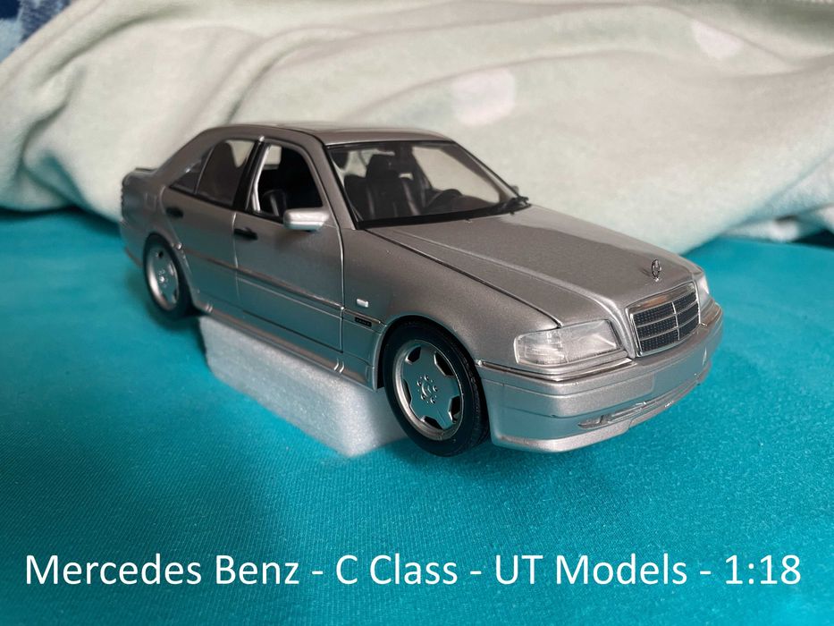 Умалени автомобили модели в мащаб 1:18 (Diecast)