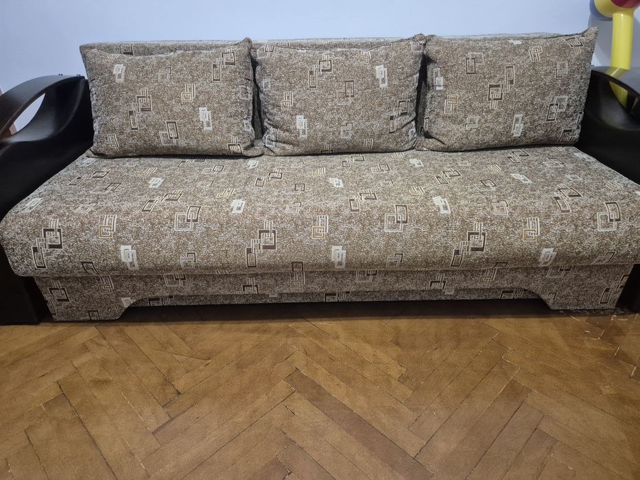 Vând canapea extensibila