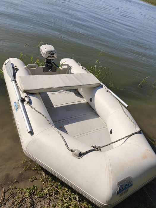 Barcă cu motor gonflabila