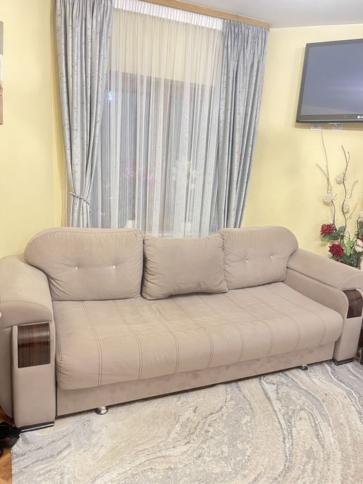 Canapea crem de vanzare