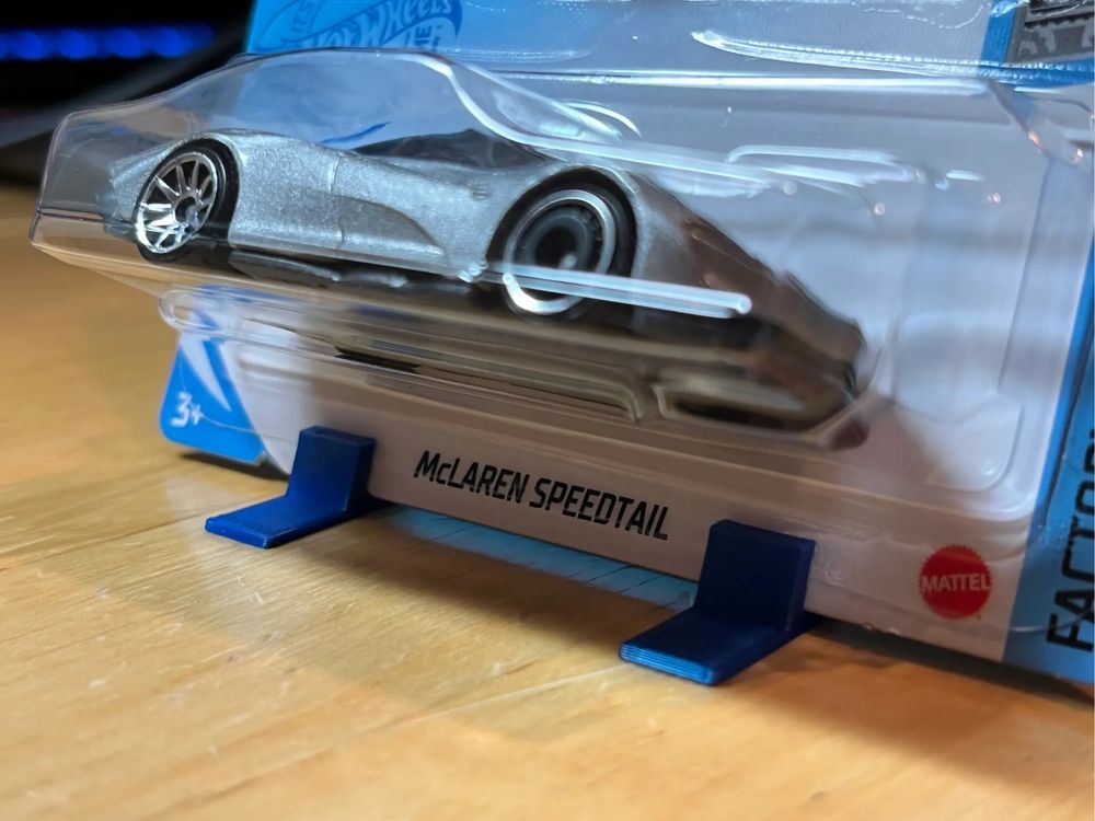 Стойки, рафтове, лифтове за HotWheels