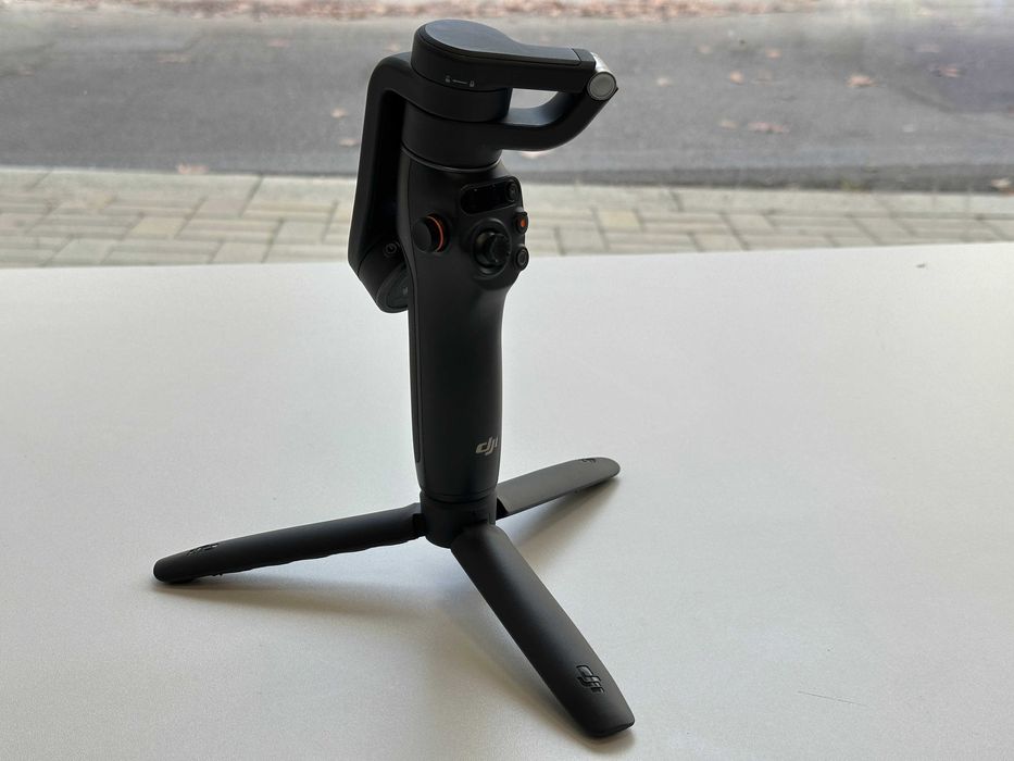 DJI Osmo Mobile 6 гимбъл за телефон