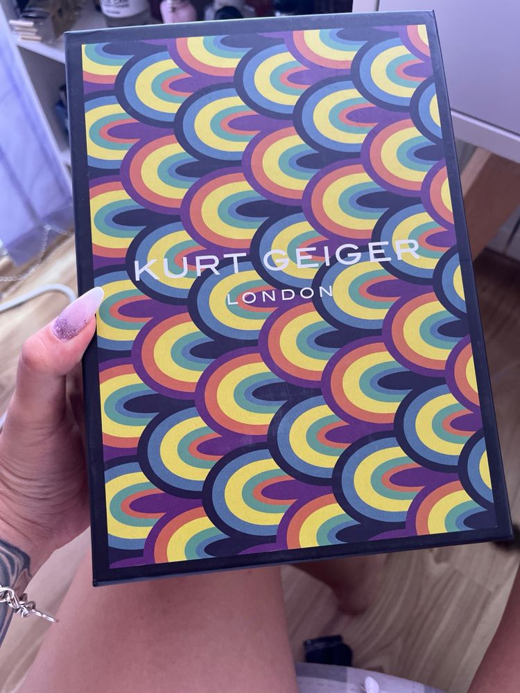 Нова чанта Kurt Geiger