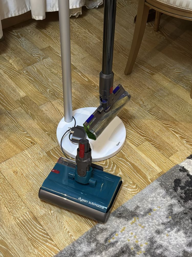 Дайсон пылесос Dyson v15s Detect Submarine с влажной уборкой БУ
