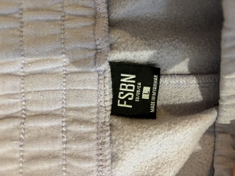 Pantaloni scurti