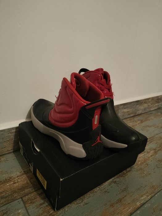 Jordan ghete/cizme mărime 32